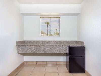 Travelodge Suites Phoenix/Mesa