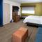 Holiday Inn Express & Suites Los Angeles Downtown West