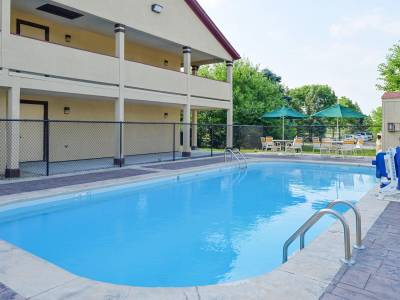 Red Roof Inn Greenwood