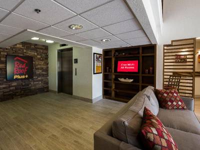 Red Roof PLUS+ Houston - Energy Corridor