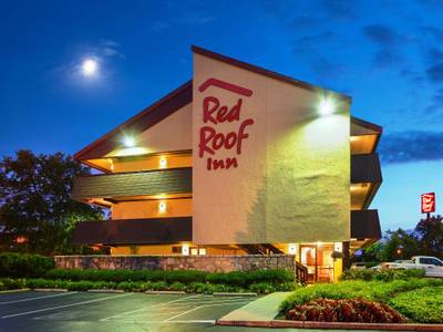 Red Roof Inn Louisville Fair & Expo - Erwachsenenhotel ab 18