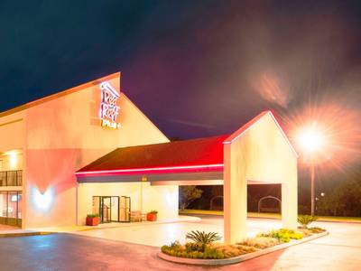 Red Roof Plus Mt Pleasant - Patriots Point