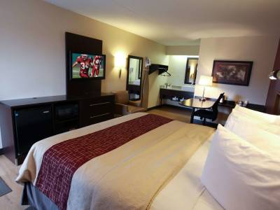 Red Roof PLUS+ Pittsburgh South - Airport