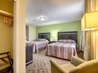 Roosevelt Inn & Suites