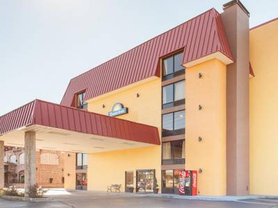 Days Inn & Suites Pigeon Forge