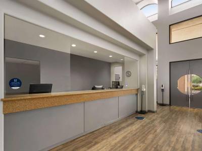 Quality Inn & Suites Airport