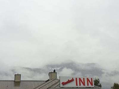 Riverland Inn & Suites