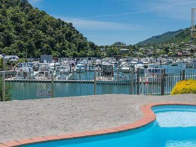 Picton Beachcomber Inn