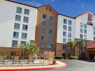 Red Roof PLUS San Antonio Downtown Riverwalk