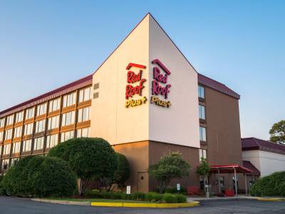 Red Roof Plus Boston - Woburn