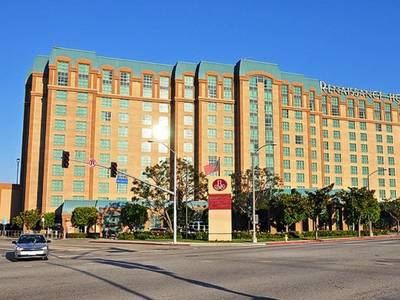 Renaissance Los Angeles Airport Hotel