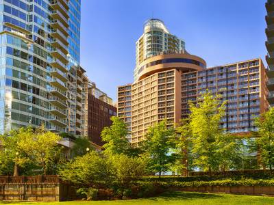 Pinnacle Vancouver Harbourfront