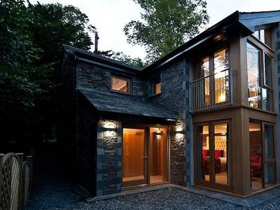 Cedar Manor Hotel & Restaurant