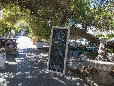 The Charles Cafe & Rooms