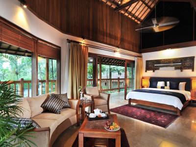 Mason Elephant Park & Lodge