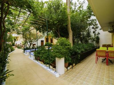 Zygos Studios & Apartments