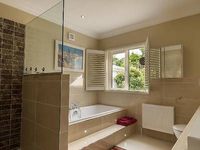 Sea Breeze Lodge B&B