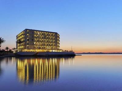 Universal Hotel Marques