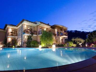 Nikoleta Luxury Villa