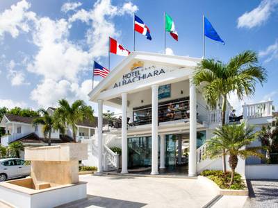 Albachiara Beachfront Hotel