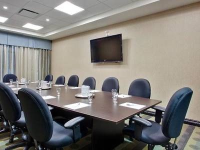 Holiday Inn Express Hotel & Suites Ottawa West - Nepean