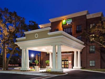 Holiday Inn Express & Suites Mount Pleasant-Charleston