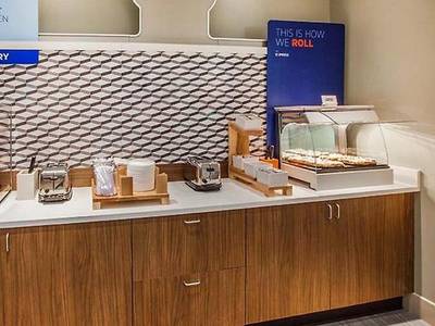 Holiday Inn Express Hotel & Suites Oklahoma City Northwest - Quail Springs