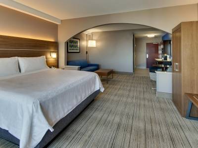 Holiday Inn Express Hotel & Suites Columbus-Ft Benning