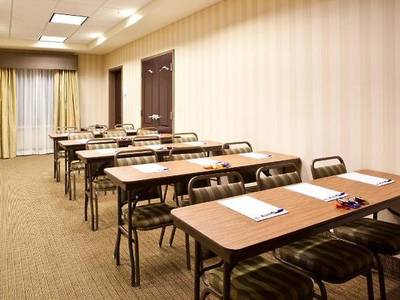 Holiday Inn Express Hotel & Suites Fresno South