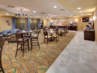 Holiday Inn Express Hotel & Suites Grand Island
