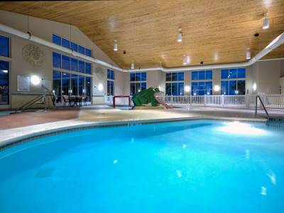 Holiday Inn Express Hotel & Suites Green Bay East