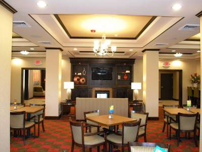 Holiday Inn Express & Suites Houston South - Pearland
