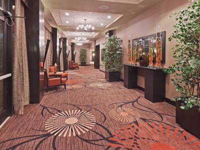 Holiday Inn Hotel & Suites TULSA SOUTH