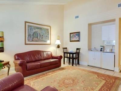 Naples Park Central Hotel