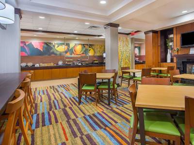 Fairfield Inn & Suites Lexington North