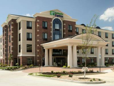 Holiday Inn Express & Suites Marion