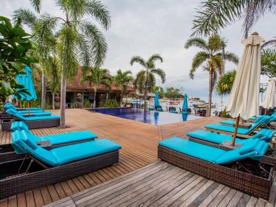 Bay Shore Huts Lembongan