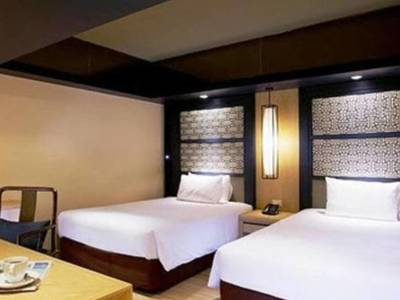 The Quarter Hualamphong by UHG 