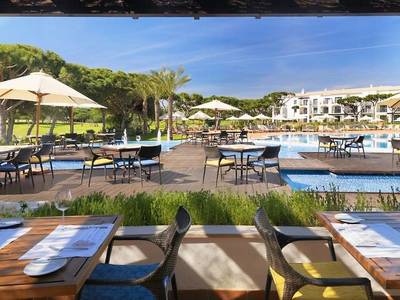 Pine Cliffs Residence, a Luxury Collection Resort