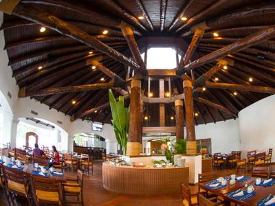 Amatique Bay Resort & Marina