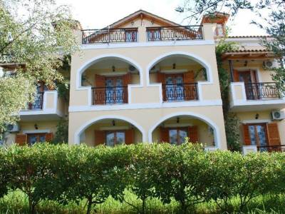 Kavos Psarou Studios & Apartments