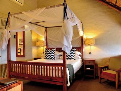 Victoria Falls Safari Lodge
