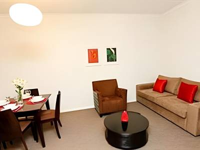 Indulge Apartments - Ontario