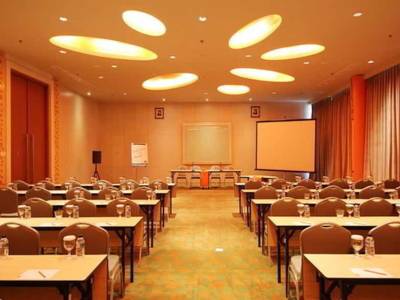 Harris Sentul City Bogor