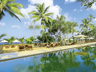 Pandanus Beach Resort