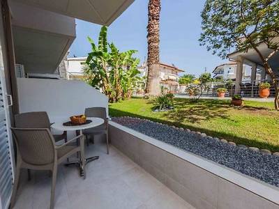 Sarantis Hotel & Studios