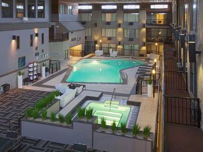 Sandman Hotel & Suites Kelowna