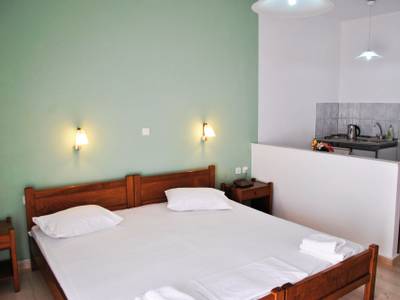 Filoxenia Hotel & Apartments