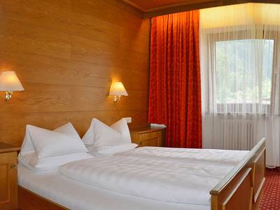 Hotel-Pension Strolz - Hotel & Dependance