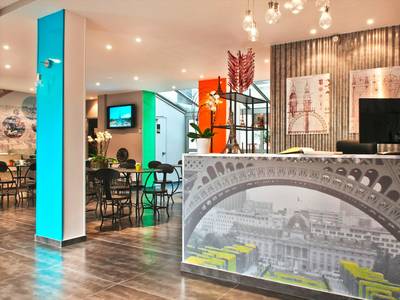 Alpha Paris Tour Eiffel